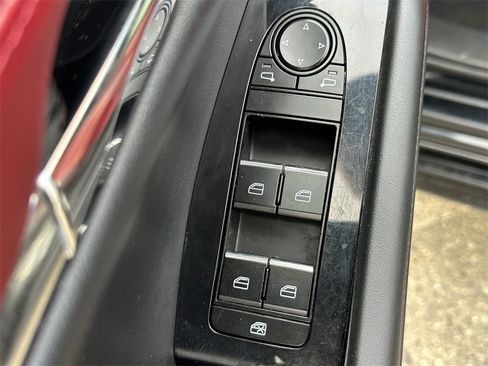 Used 2023 MAZDA MAZDA3 s image 21