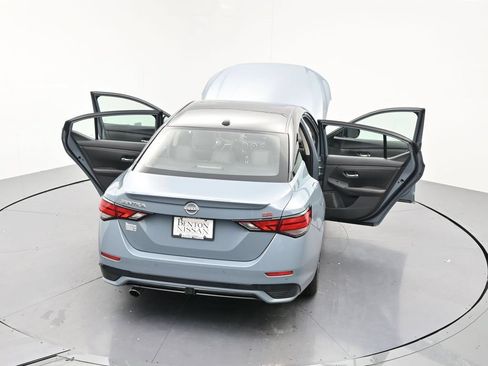 Used 2025 Nissan Sentra SR w/ SR Premium Package FWD image 27