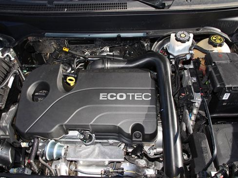 Used 2022 Chevrolet Equinox LS image 30