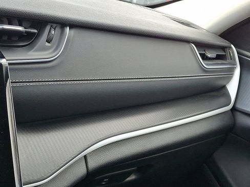 Used 2024 Jeep Grand Cherokee Laredo image 31