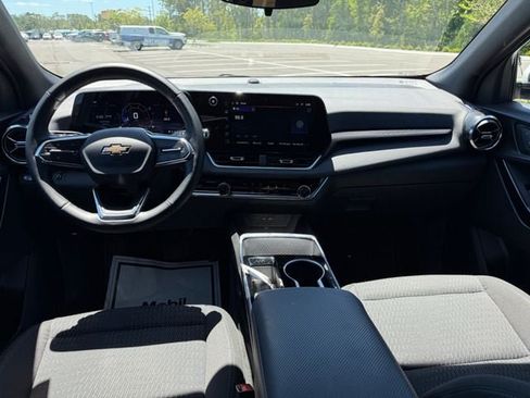 Used 2025 Chevrolet Equinox LT FWD image 10
