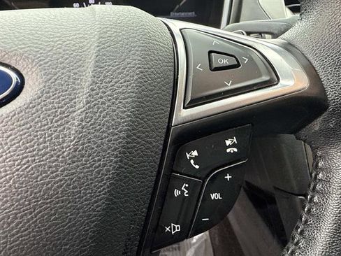 Used 2017 Ford Fusion SE w/ Fusion SE Technology Package image 19