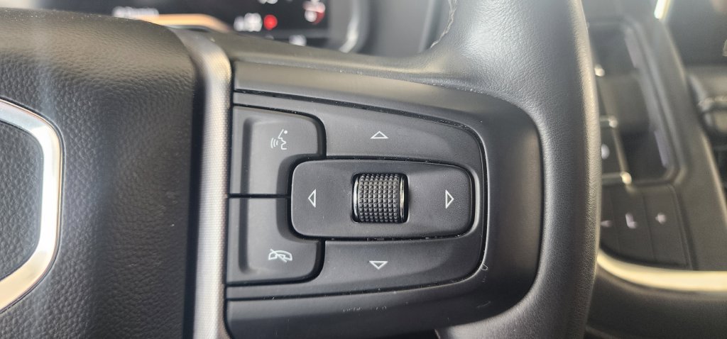 Used 2023 GMC Yukon SLT AWD/4WD image 35