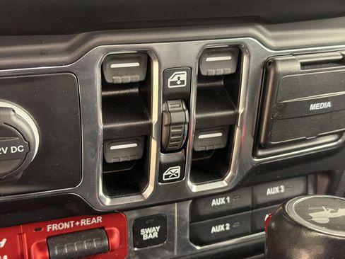 Used 2020 Jeep Wrangler Unlimited Rubicon AWD/4WD image 17