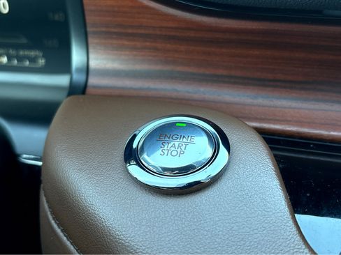 Used 2023 Lincoln Aviator Reserve w/ Equipment Group 201A image 7