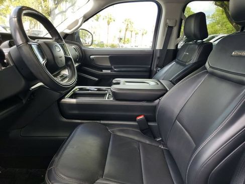 Used 2025 Ford Expedition Max Platinum AWD/4WD image 19