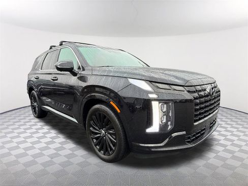 Used 2024 Hyundai Palisade Calligraphy image 3