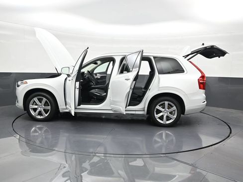 Used 2022 Volvo XC90 T5 Momentum FWD image 33