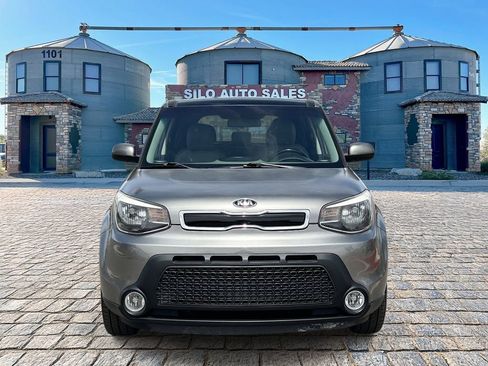 Used 2016 Kia Soul + w/ Primo Package FWD image 8