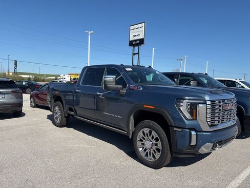 New 2026 GMC Sierra 2500 Denali w/ Denali Reserve Package AWD/4WD image 3