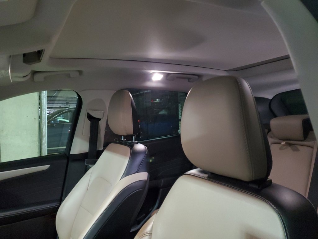 Used 2022 Ford Escape SEL FWD image 12