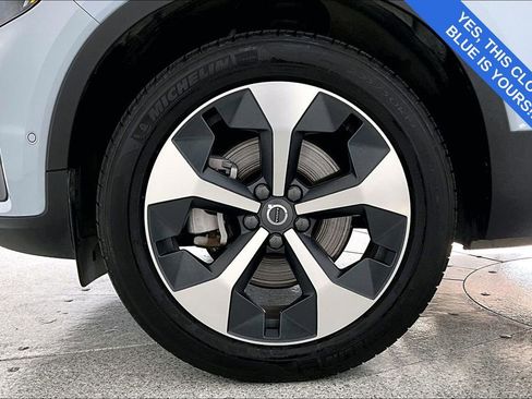 Certified 2025 Volvo XC40 B5 Plus image 11