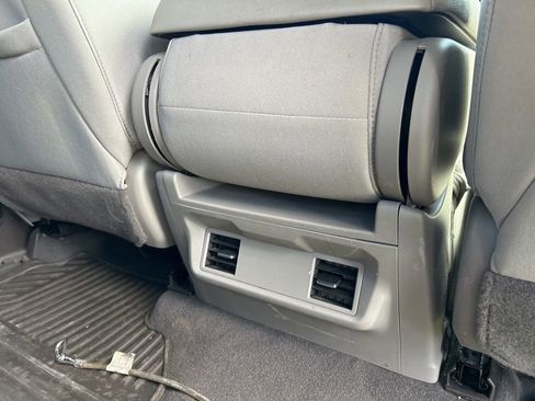 Used 2024 Chevrolet Silverado 2500 LT image 38