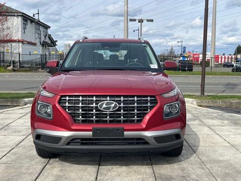 Certified 2025 Hyundai Venue SEL FWD image 4