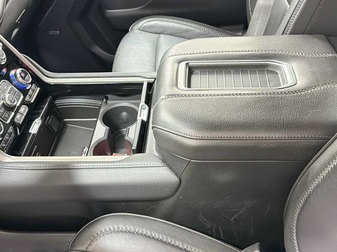 Used 2022 GMC Yukon XL Denali AWD/4WD image 23