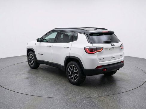 Used 2025 Jeep Compass Trailhawk AWD/4WD image 6