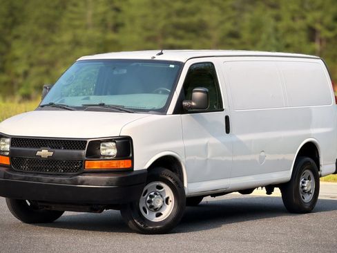 Used 2014 Chevrolet Express 2500 RWD image 6