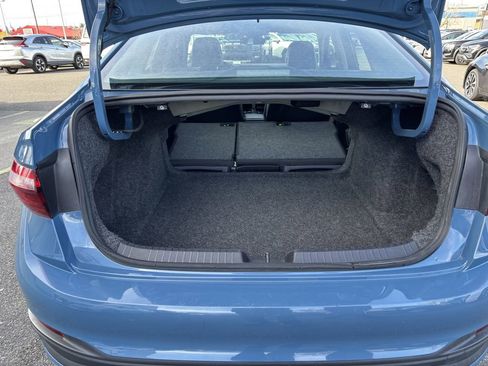 Used 2025 Volkswagen Jetta SE image 27