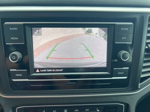 Used 2023 Volkswagen Atlas Cross Sport SE image 4