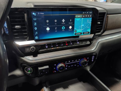 Used 2025 Chevrolet Silverado 2500 High Country w/ Technology Package image 11