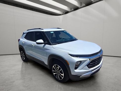 Used 2025 Chevrolet TrailBlazer LT AWD/4WD image 8