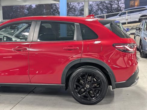 Used 2023 Honda HR-V Sport image 9