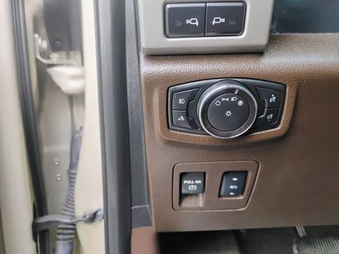 Used 2018 Ford F150 King Ranch w/ Equipment Group 601A Luxury image 23