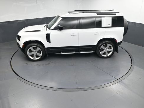 Used 2023 Land Rover Defender 110 X-Dynamic SE image 34