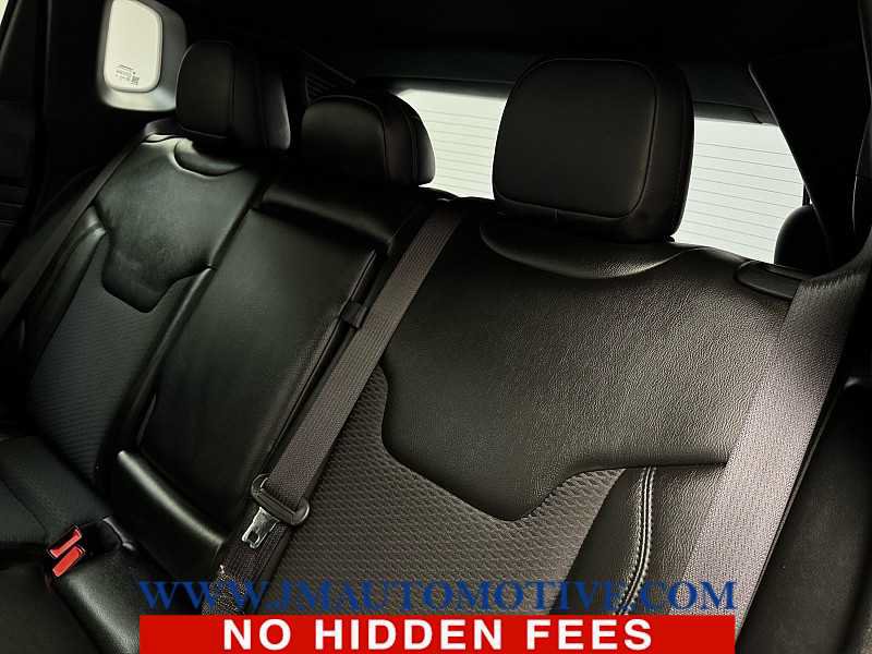 Used 2022 Jeep Compass Latitude w/ Sun and Sound Group AWD/4WD image 16