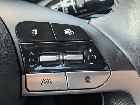 Used 2024 Hyundai Elantra SEL w/ Convenience Package image 14