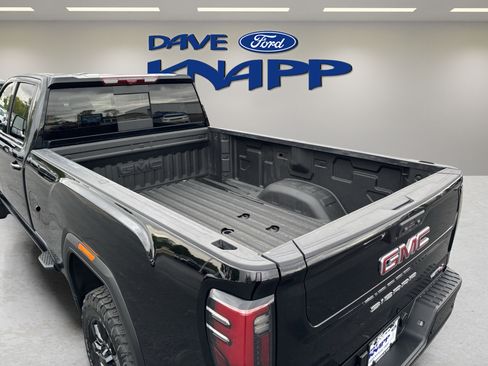 Used 2025 GMC Sierra 2500 AT4 w/ AT4 Premium Plus Package AWD/4WD image 10