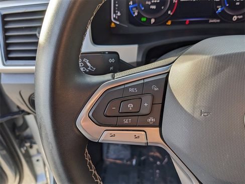 Certified 2023 Volkswagen Atlas Cross Sport SE w/ Panoramic Sunroof Package image 29