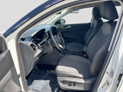 Used 2025 Volkswagen Taos SE FWD image 23