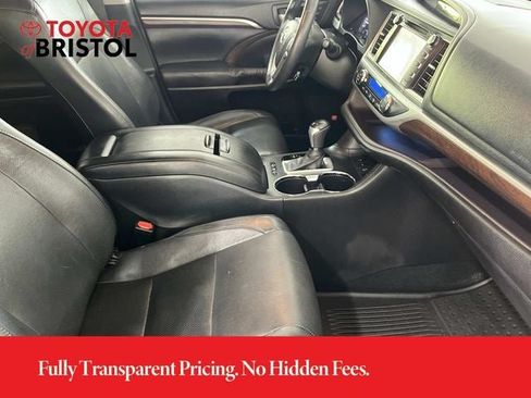 Used 2015 Toyota Highlander Limited Platinum AWD/4WD image 25