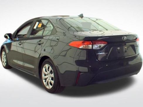 Used 2025 Toyota Corolla LE FWD image 10