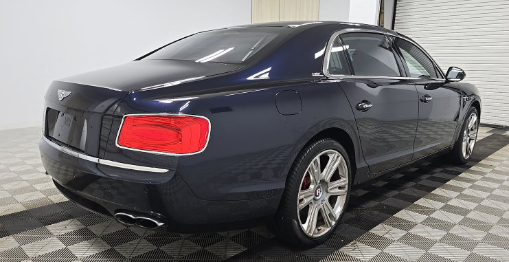 Used 2018 Bentley Flying Spur S V8 AWD/4WD image 2