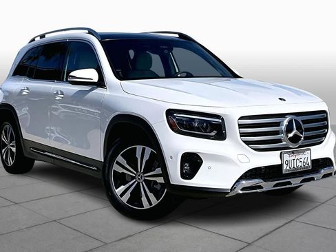 Used 2025 Mercedes-Benz GLB 250 image 2