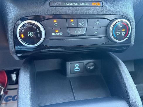 Used 2022 Ford Escape SE image 19