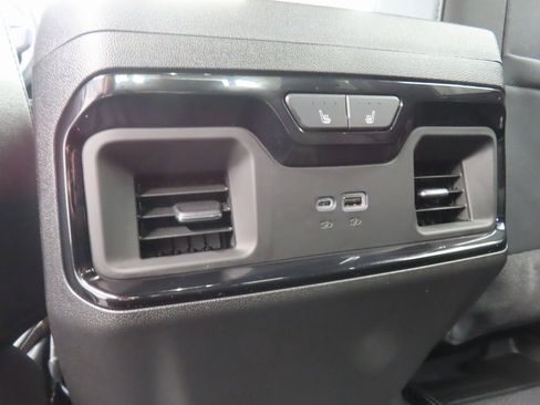 Used 2026 GMC Sierra 2500 AT4 image 11