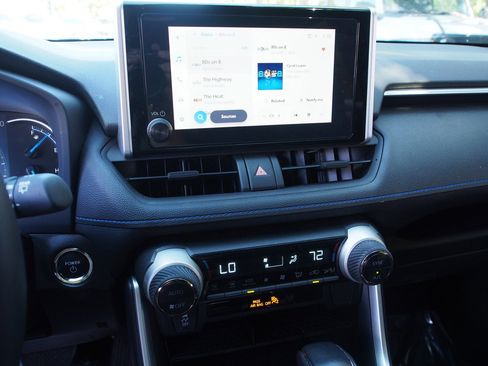 Used 2024 Toyota RAV4 SE image 25