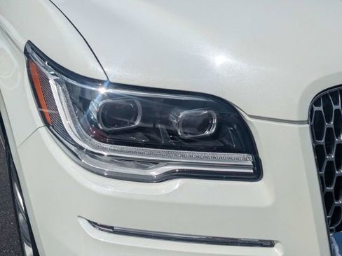 Used 2023 Lincoln Navigator Reserve AWD/4WD image 9