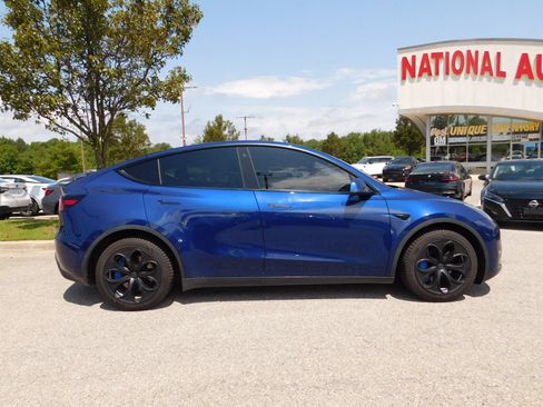 Used 2021 Tesla Model Y Long Range AWD/4WD image 4