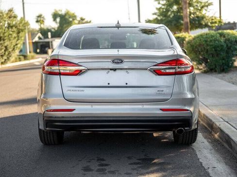 Used 2020 Ford Fusion SE FWD image 4
