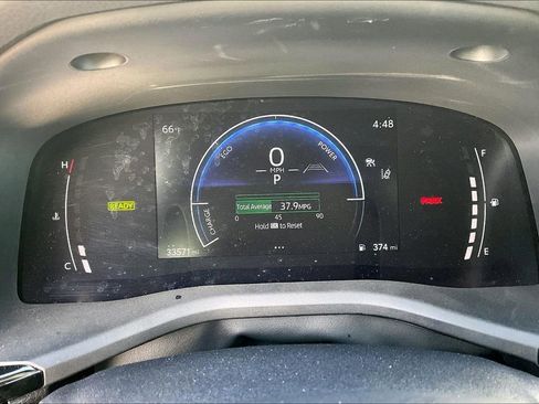 Used 2025 Toyota Camry SE image 28