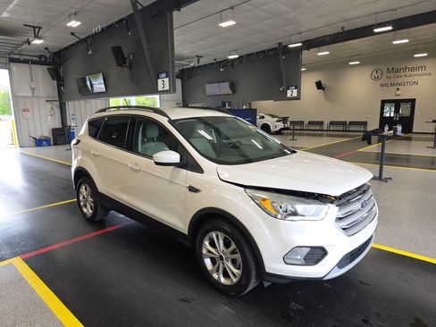 Used 2018 Ford Escape SEL image 4