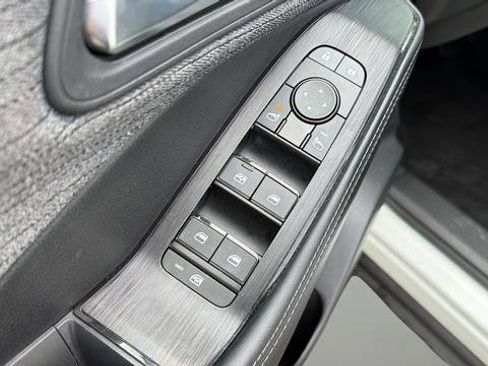 Used 2023 Nissan Rogue SV image 36