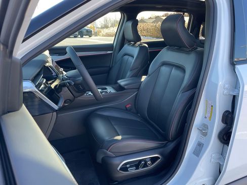 Used 2025 Jeep Wagoneer S Launch Edition w/ Trailer Tow Group image 3