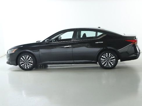 Certified 2025 Nissan Altima 2.5 SV FWD image 37