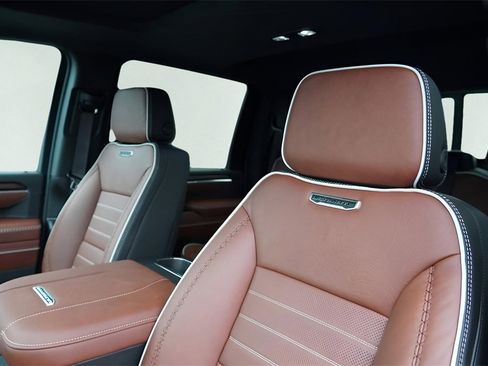 New 2026 GMC Sierra 2500 Denali Ultimate w/ Max Trailering Package image 13