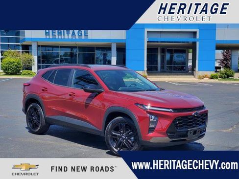 Used 2025 Chevrolet Trax ACTIV w/ Sunroof Package image 1